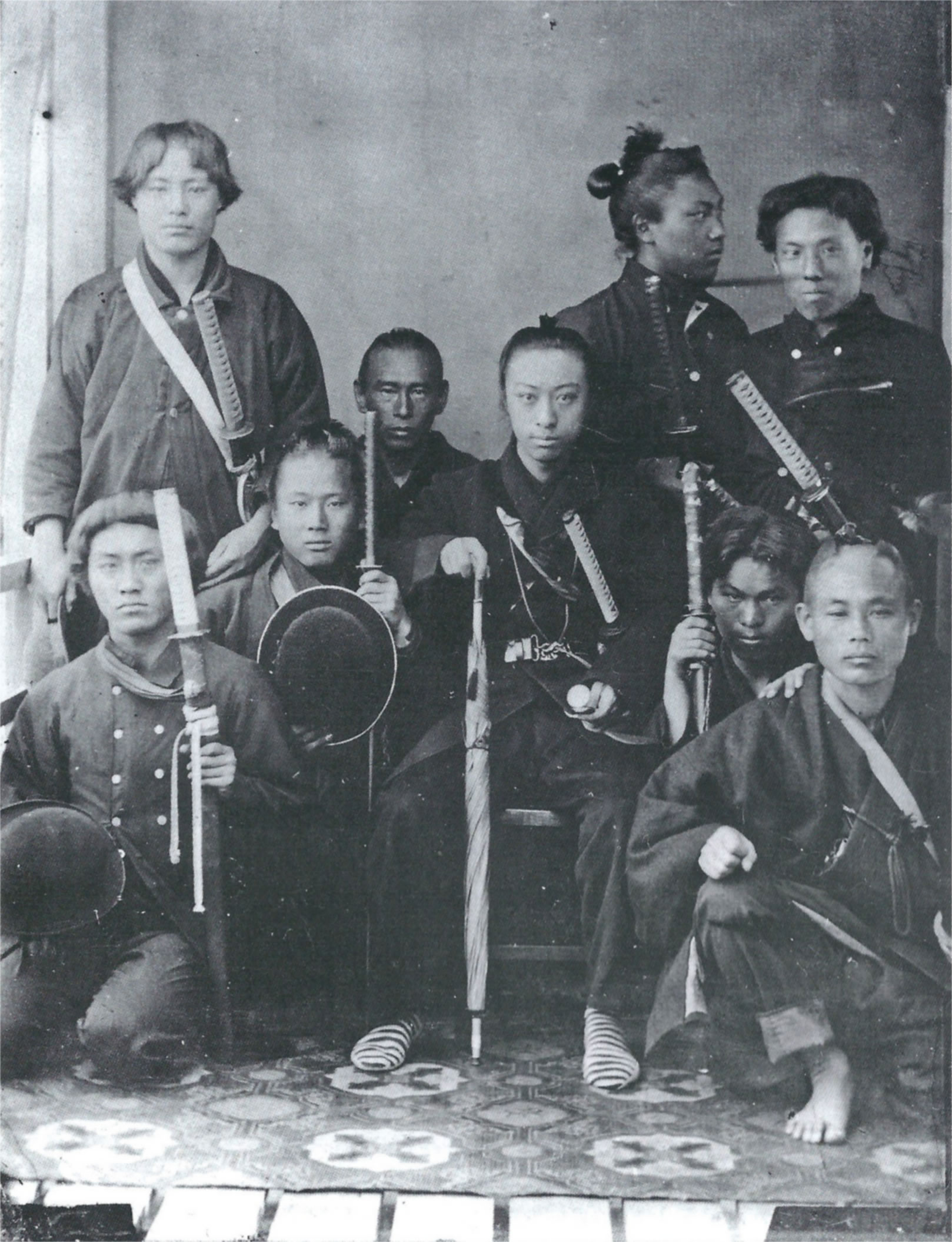 島津珍彦と薩摩藩兵（珍彦は写真中央、現代にも通用する幕末のイケメンランキング）の原寸画像