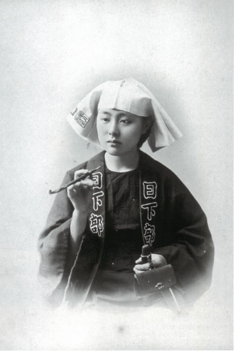 半纏を着た女性（日下部金兵衛撮影、明治時代の美人ランキング）の拡大画像