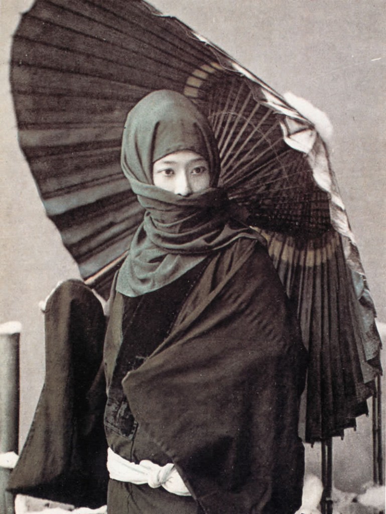 お高祖頭巾、目元のみ露出する女性（明治時代の美人ランキング）の拡大画像