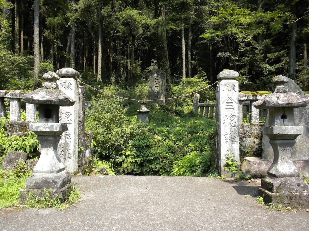 富士山の洞窟「人穴（ひとあな）」の拡大画像