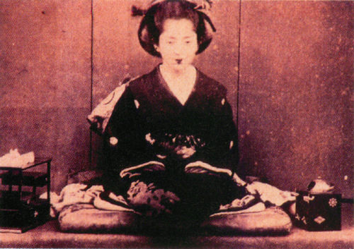 南部郁子（盛岡藩主・南部利剛の娘/1868年撮影）